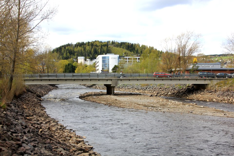 Ugly bridge across Hunnselva, Gjøvik