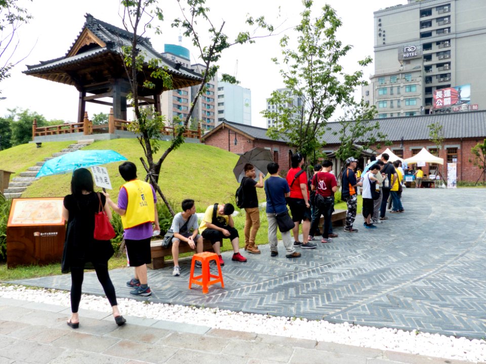 Visitors Buying Tickets Line in Plaza 20140705c