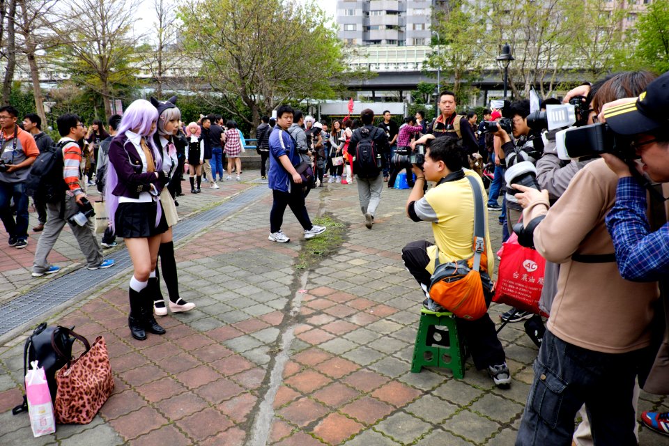 Visitors Photographing Cosplayers of Kyoko Kirigiri and Chiaki Nanami in CWT39 20150228a