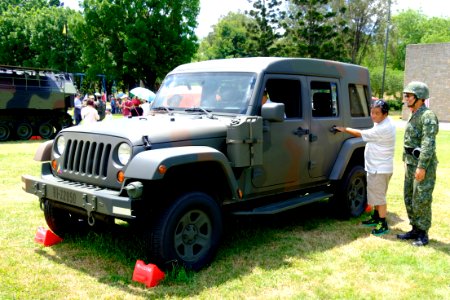 Visitors with Military Light Tactical Vehicle Type C at ROCMA Ground 20160604a
