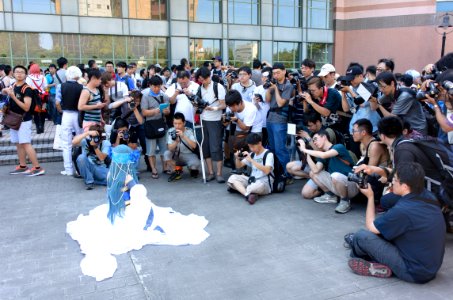 Visitors Photographing Cosplayer of Blue Long Kui (Jiang Princess) in FF24 20140727a photo