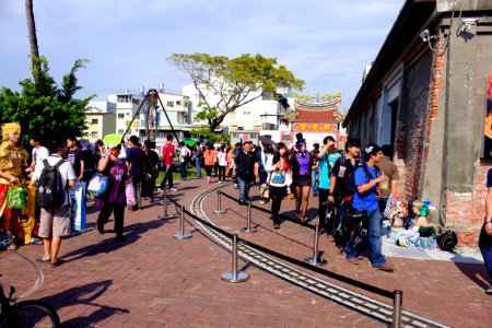 Visitors at Pier-2 Art Center in FFK8 20151129b