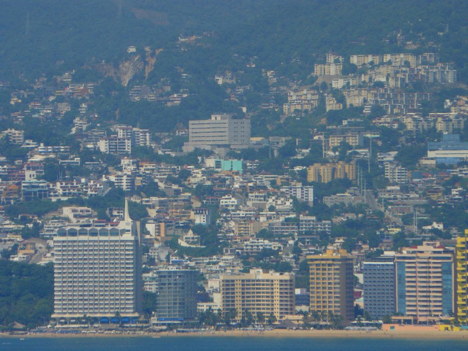 Vista hacia el hotel Krystal Beach Acapulco