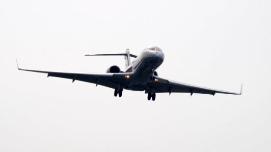 VistaJet Bombardier Global 6000 9H-IGH on Final Approach at Taipei Songshan Airport 20150427a