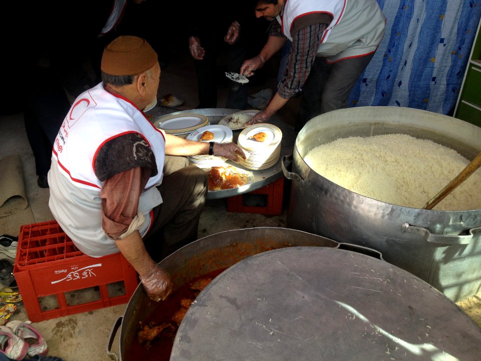 Volunteer of Iranian Red Crescent in Nishapur - Deprivation plan 02
