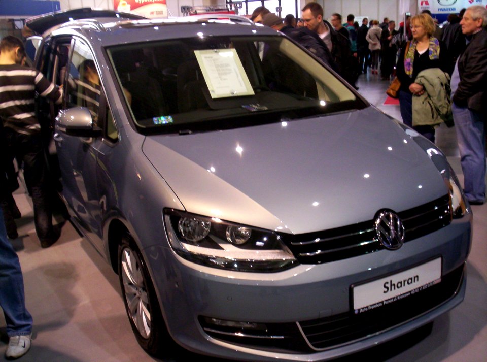 Volkswagen Sharan II front Poznan 2011