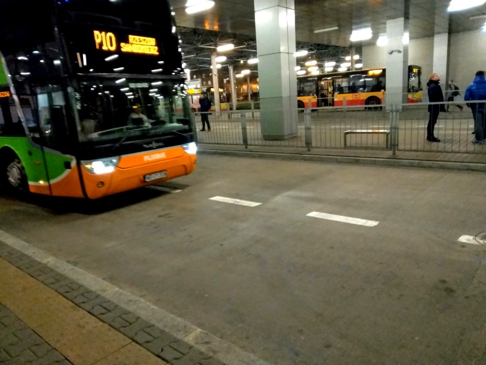 Warszawa dworzec autubusowy Metro Młociny 01