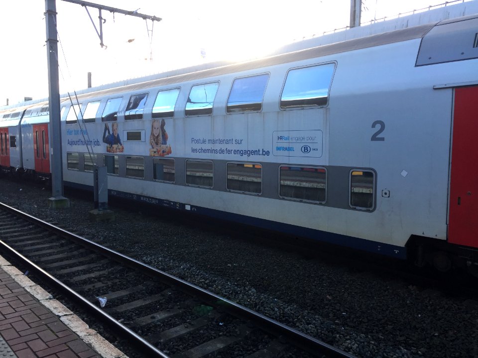 Voiture M6 en gare de Charleroi-Sud