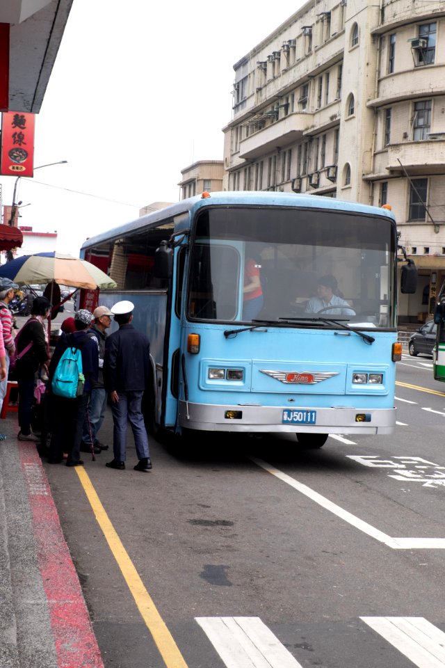 Visitors Aboarding ROCN Shuttle Bus in TRA Keelung Station 20150316