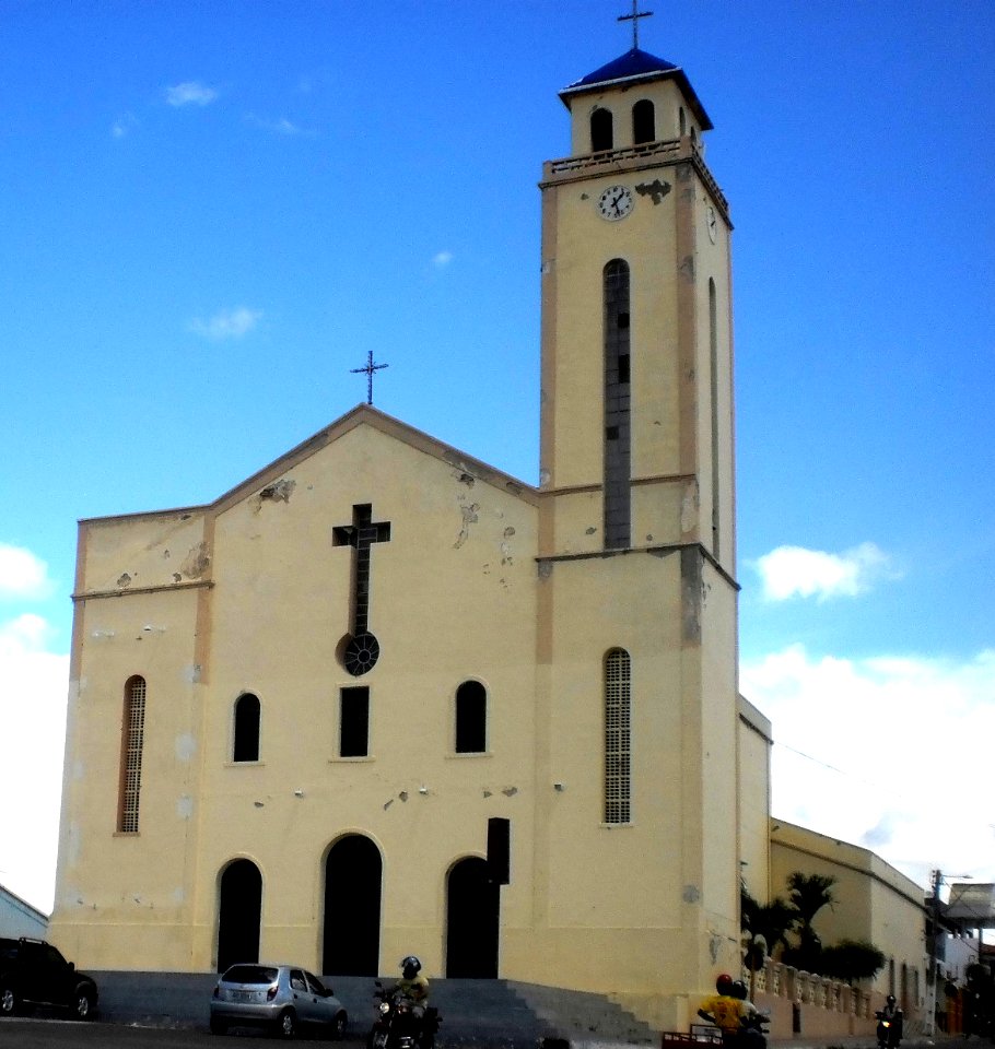 Vista frontal da Igreja Matriz de Pau dos Ferros (RN) - abr2011