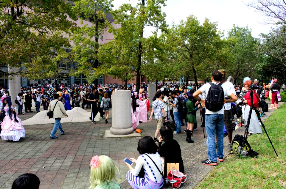 Visitors and Cosplayers in East Square of NTU Gym 20151025c