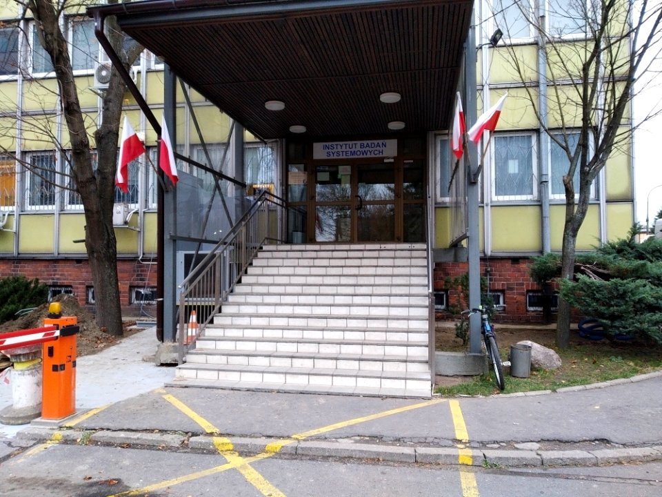 Warszawa Wyższa Szkoła Informatyki 04