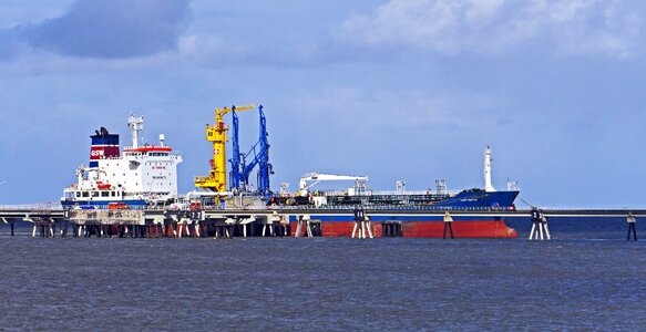 Tanker discharge crude oil photo