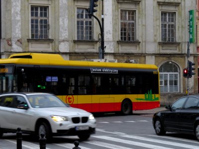 Warszawa bus elektryczny Miodowa