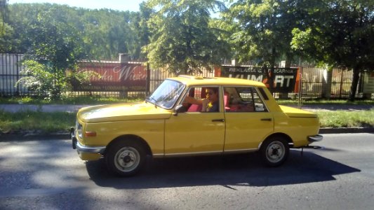 Wartburg 1.3 S na ulicy w Tomaszowie Mazowieckim, w województwie łódzkim