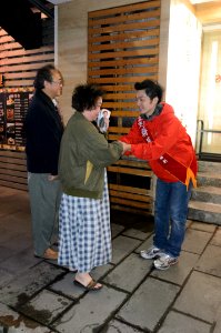 Wan-AN Jiang Greeting Neighbors in Lane 110, Sanmin Road, Taipei 20151218