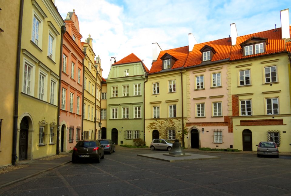 Warszawa - Kanonia - dzwon (5)