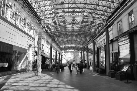 Passage urban monochrome