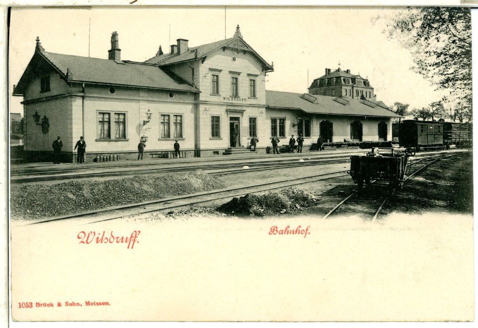 01053-Wilsdruff-1899-Bahnhof mit Eisenbahnwagen-Brück & Sohn Kunstverlag