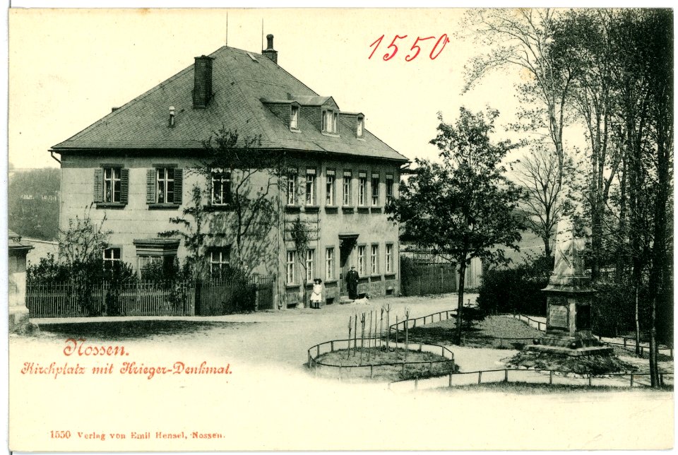 01550-Nossen-1901-Kirchplatz mit Kriegerdenkmal-Brück & Sohn Kunstverlag