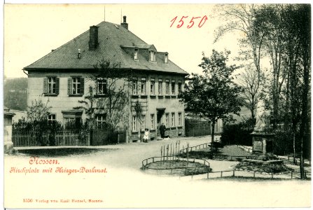 01550-Nossen-1901-Kirchplatz mit Kriegerdenkmal-Brück & Sohn Kunstverlag