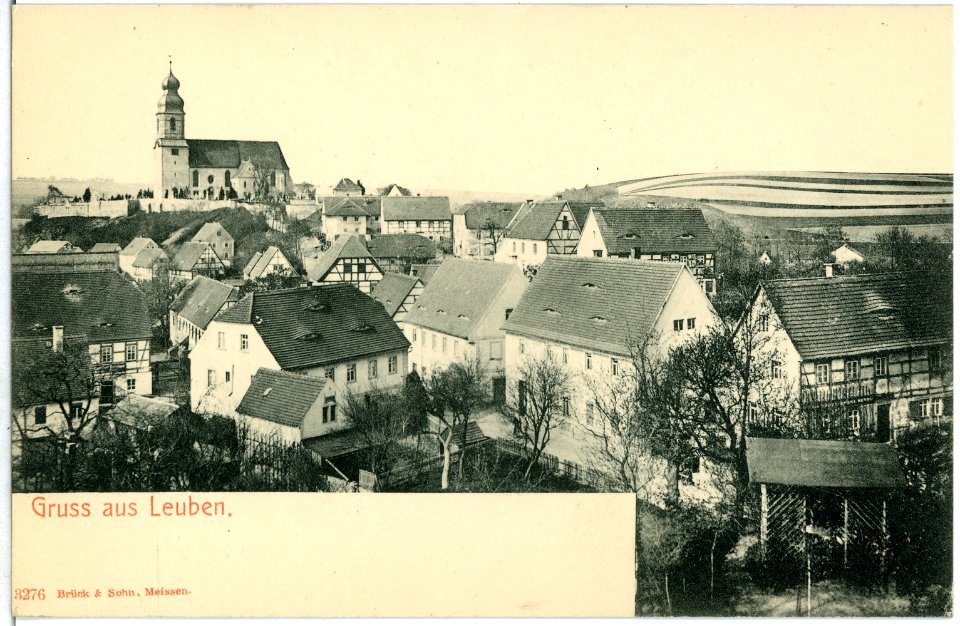 03276-Leuben-1903-Blick zur Kirche-Brück & Sohn Kunstverlag