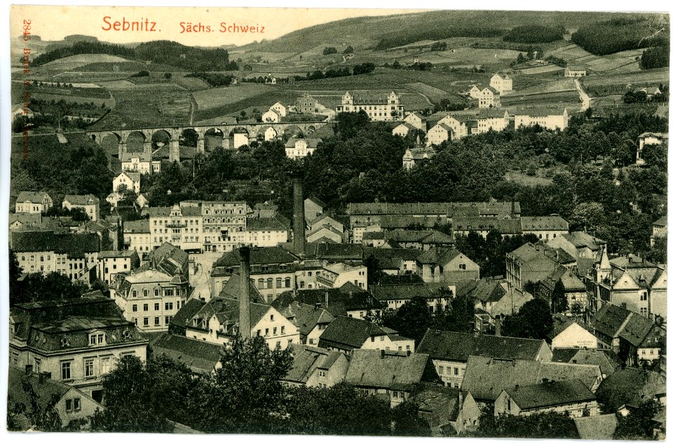 02845-Sebnitz-1903-Blick auf Sebnitz mit Eisenbahnviadukt-Brück & Sohn Kunstverlag