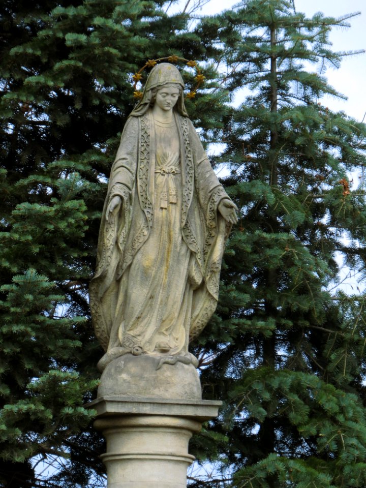 Kościół NMP Poznań posąg 03