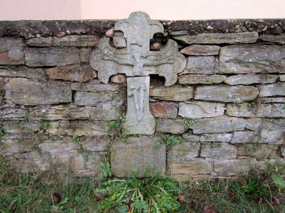 Kříž ve zdi u kostela v Malé Skalici (Q66226177)