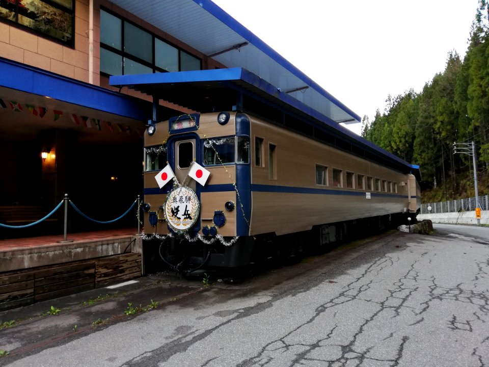 JNR Class Kiha 27 ‘急行 - 奥飛騨 - 焼岳 - Okuhida Express’ (21050305281)