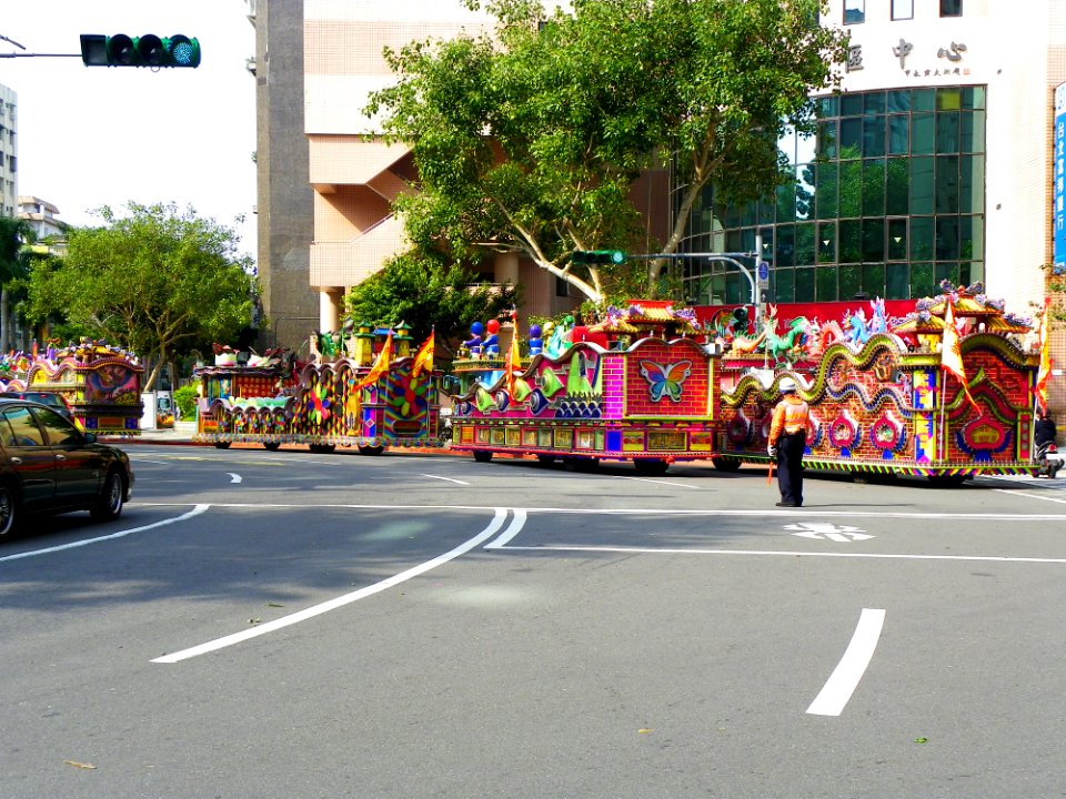 Ciyou Temple Mazu Cruise Parade 20131117-102