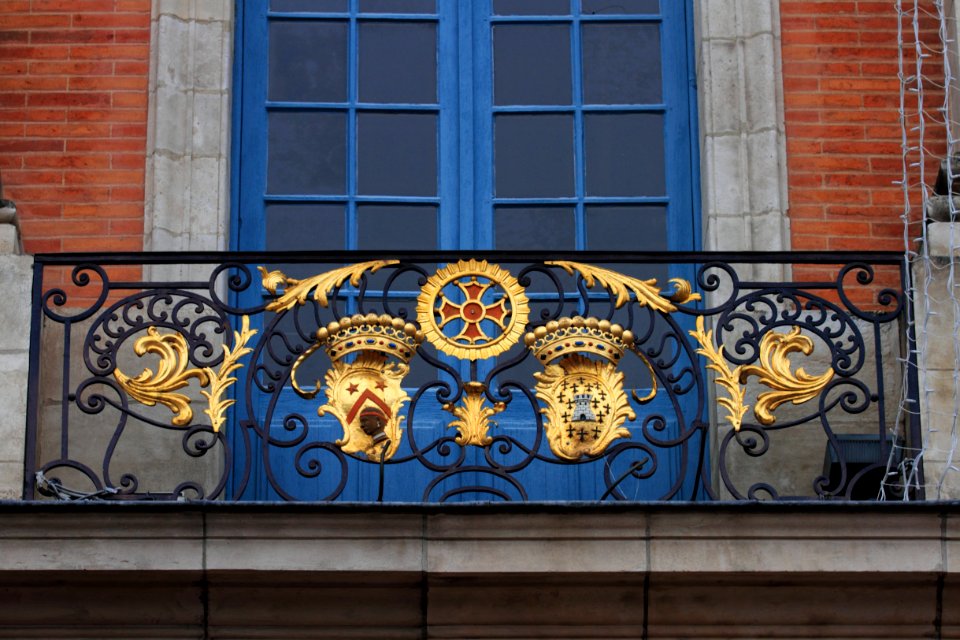 Balconie of the Capitole de Toulouse 13