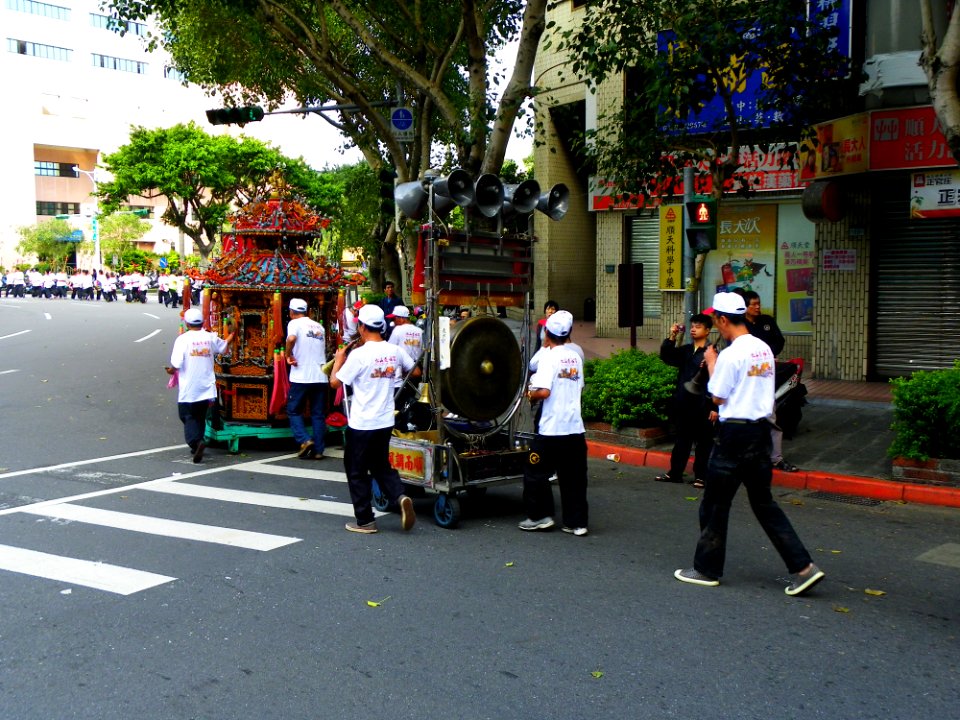 Ciyou Temple Mazu Cruise Parade 20131117-071