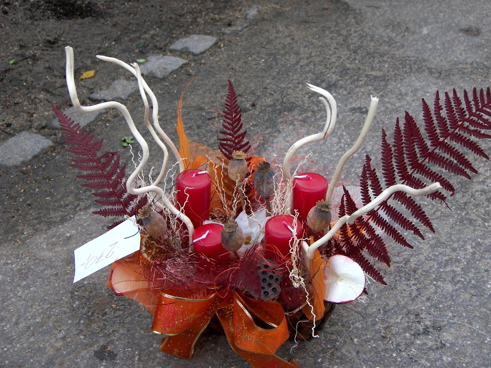 Advent floristry 1047