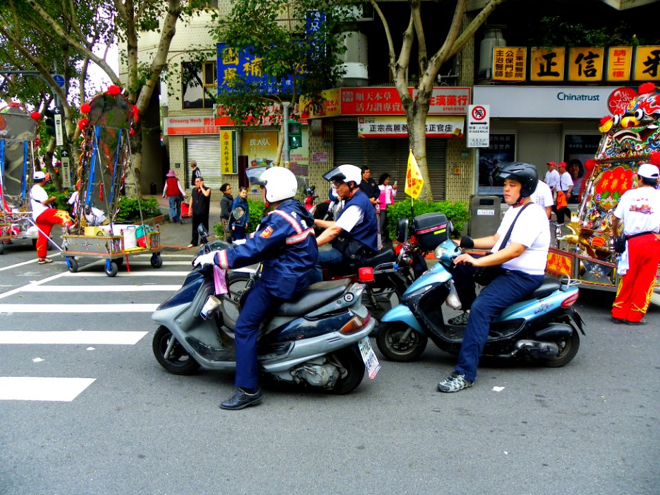 Ciyou Temple Mazu Cruise Parade 20131117-078