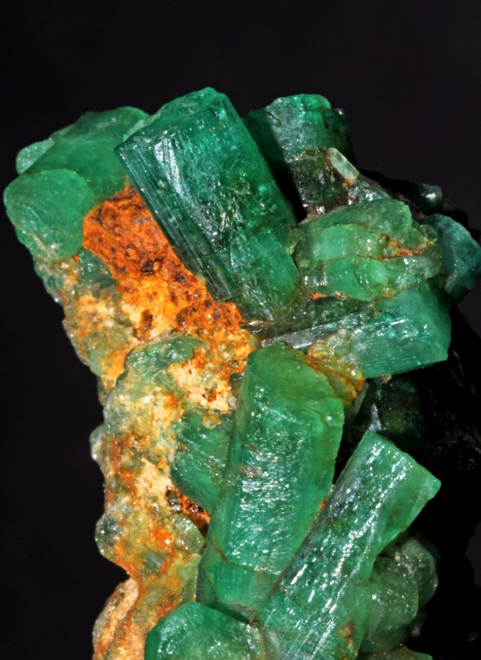 Béryl var. émeraude sur gangue (Muzo Mine Boyaca - Colombie)