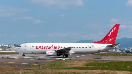 Easter Jet Boeing 737-883 HL8289 Departing from Taipei Songshan Airport 20150103d