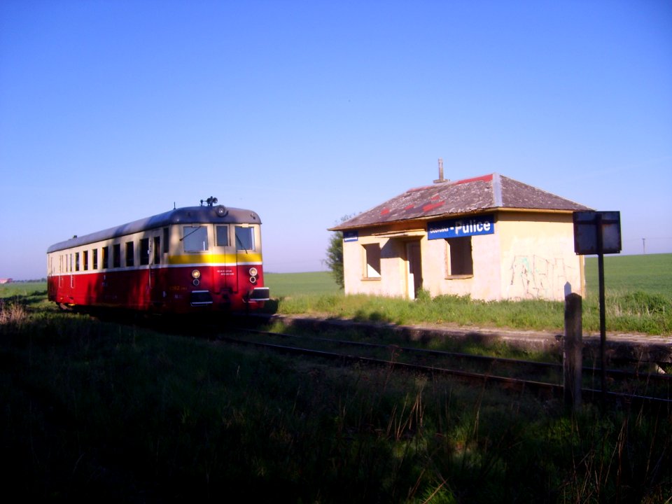 Dobruska Pulice train stop M262