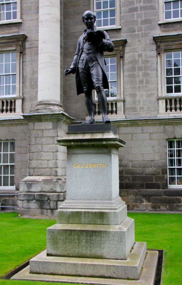 Dublin Trinity College Oliver Goldsmith Statue 01