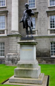 Dublin Trinity College Oliver Goldsmith Statue 01