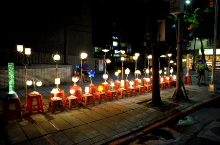 Table Lamps and Floor Lamps Booth at Sidewalk of Sanmin Road, Taipei 20160620