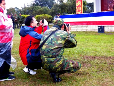 The Soldier and Visitor Photoing in Event 20130302a
