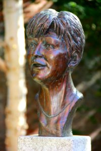 The Dubhlinn Gardens Veronica Guerin Memorial Bust