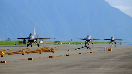 ROCAF F-16A 6693, 6705, 6674 Taxiing at Hualien Air Force Base 20170923