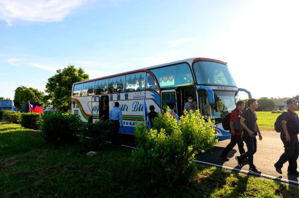 Visitors Leaving Shuttle Bus at Hualien Air Force Base 20170923