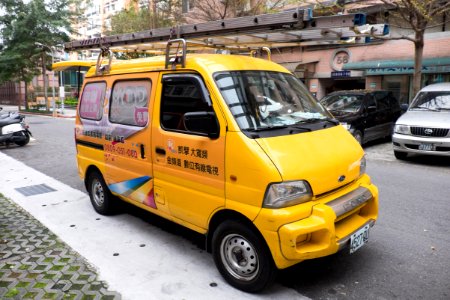 Service Van of Golden Channel Cable Television, Kbro in Lane 80, Sanmin Road 20150226