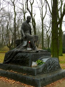 Warszawa pomnik Henryka Sienkiewicza 02