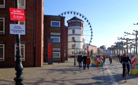 Verweilverbotszone - Bitte gehen Sie weiter!, Düsseldorf, 7. März 2021 (2)