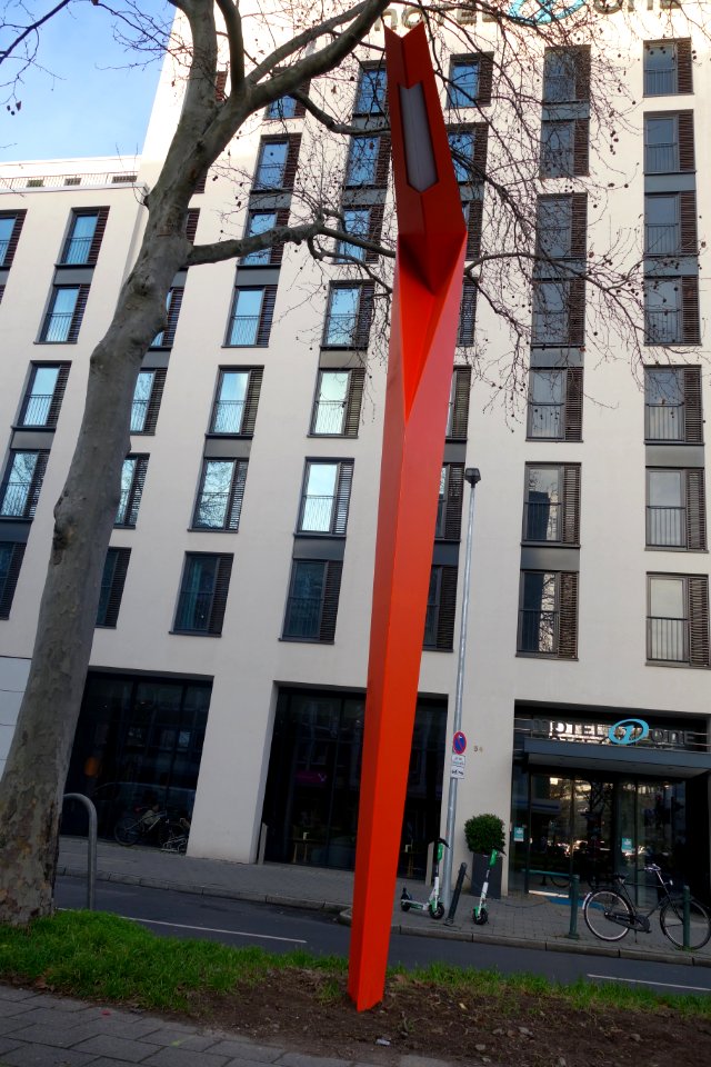 Neue Kranich-Leuchten auf der Immermannstraße. Japanviertel, Düsseldorf (03)