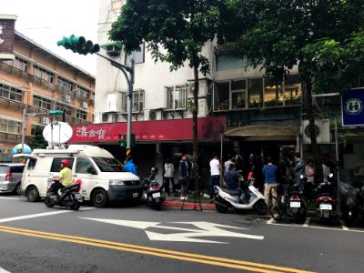 News Reporters Waiting in Front of Apartment Building for Murder Crime 20171114a
